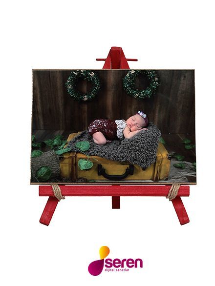 Ahşap Standlı Masaüstü Fotoğraf Çerçevesi